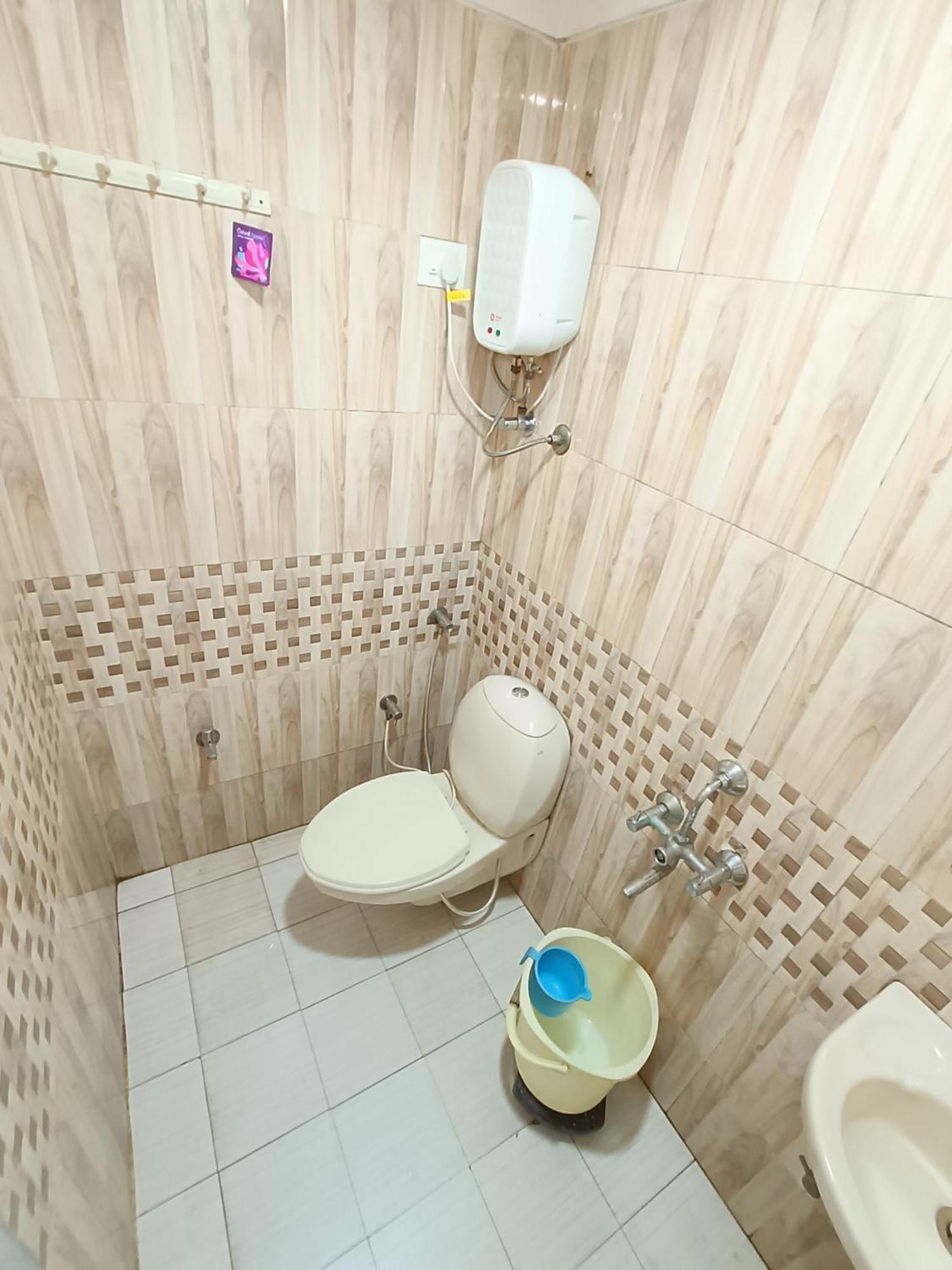 Stay Guru Usha Residency Bhuj Eksteriør billede