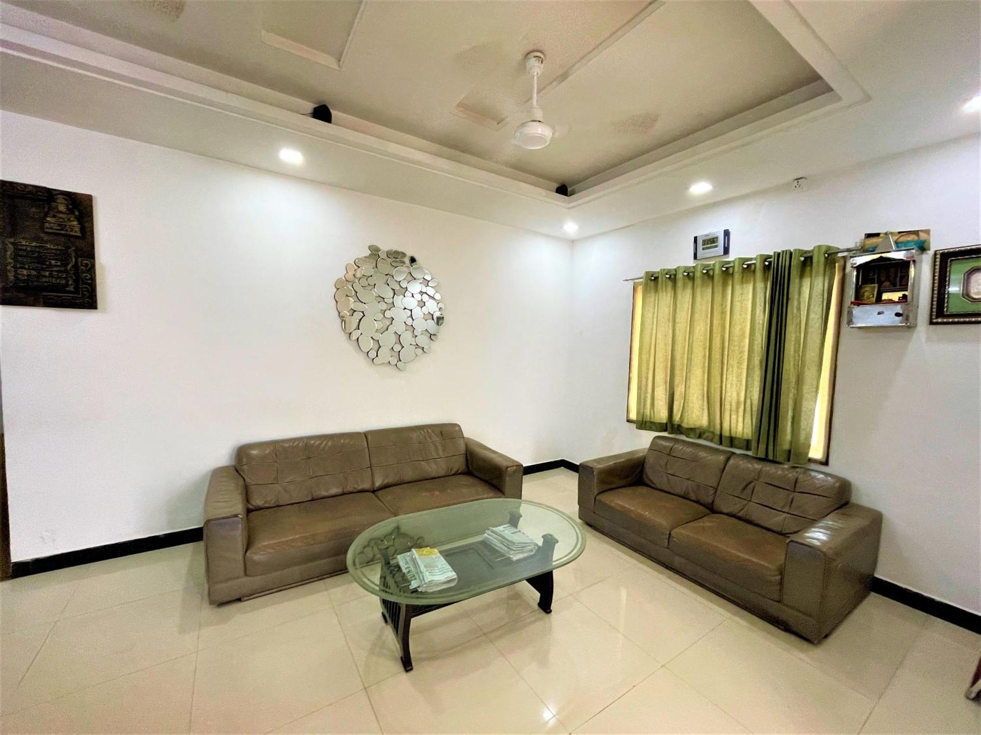 Stay Guru Usha Residency Bhuj Eksteriør billede