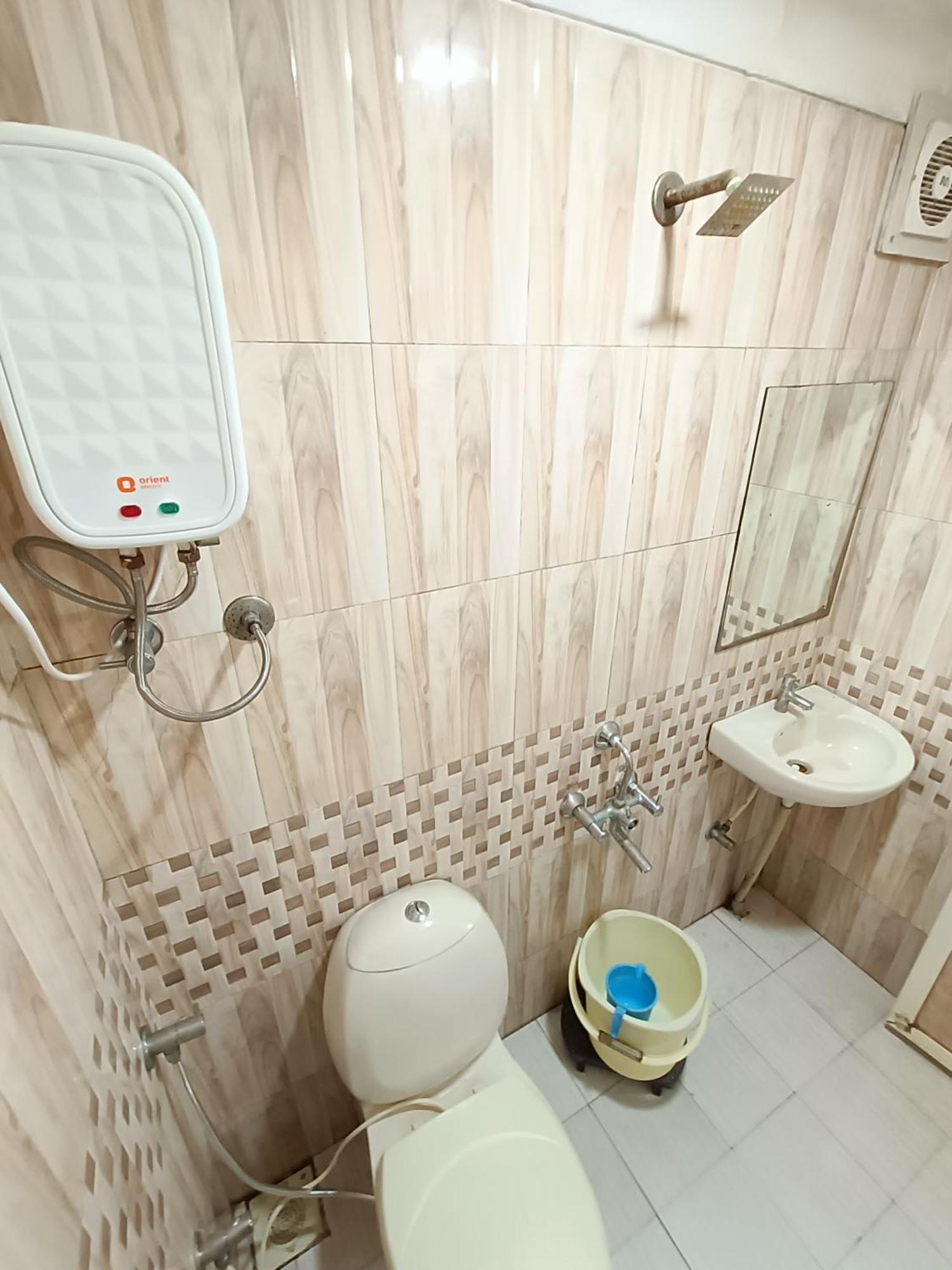 Stay Guru Usha Residency Bhuj Eksteriør billede