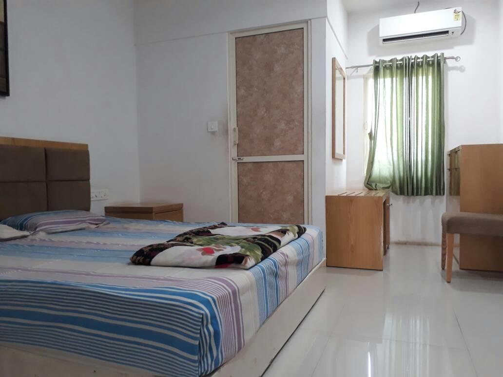 Stay Guru Usha Residency Bhuj Eksteriør billede