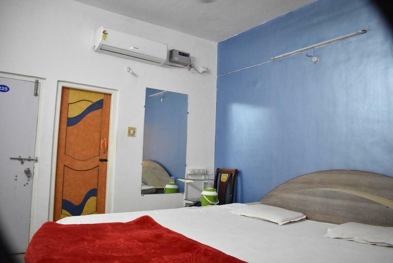 Stay Guru Usha Residency Bhuj Eksteriør billede